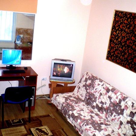 1 Ком Квартира 1 Этаж 3 Дивана, Wi-Fi, Центр Города, Садовая-Чкалова "Сильпо" И "Атб" Отдельный Дом 2 Этажа 니콜라예프 외부 사진